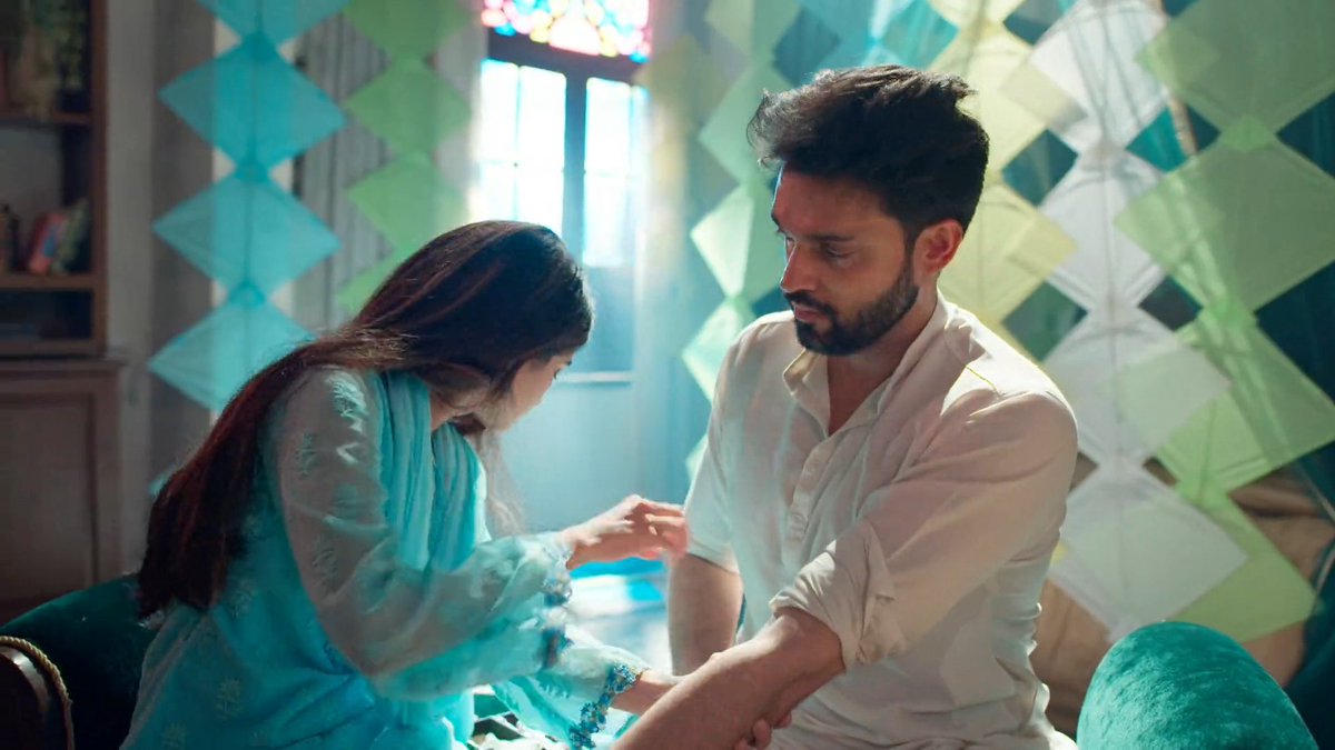 Itsurgurl_AS's tweet photo. I genuinely love the moments when Seher becomes Mahid's doctor. We waited so long for this, and every second of it was worth it.

ll #SeherHoneKoHai #MaHer ll https://t.co/Ag54qenu25