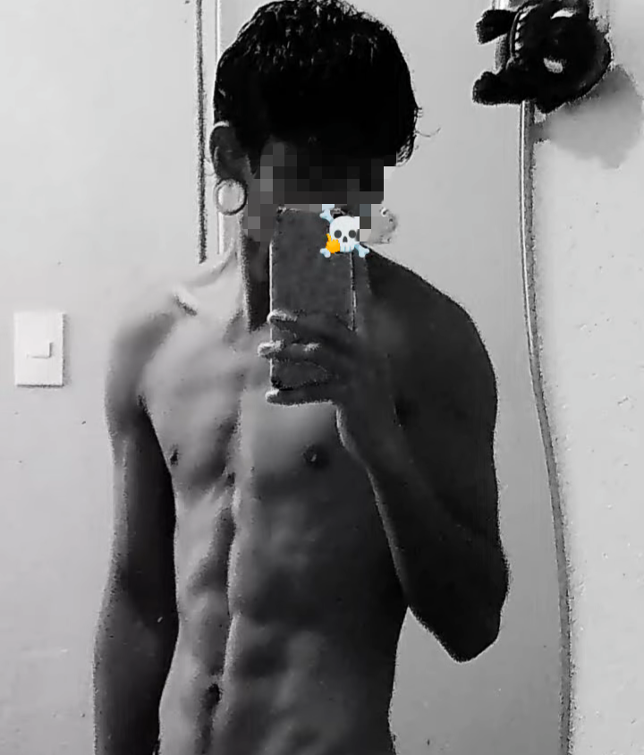 Toxicolol666's tweet photo. Hola mami buenas noches 👅💦💗 no qre venir ah hacerse un masajito conmigo? ☝🏽😈🔥

#hotboy#yourboy#Nolove https://t.co/mWUrog10Ky