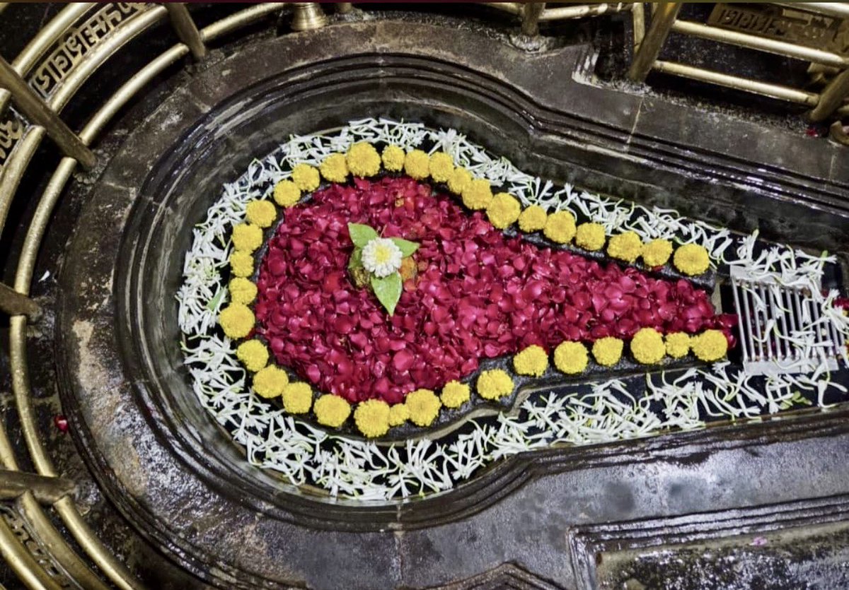 12Jyotirling's tweet photo. श्री भीमाशंकर ज्योतिर्लिंग मंगला आरती श्रृंगार | 30.07.2026

Shri Bhimashankar Jyotirlinga Mangala Aarti Shringar | 30.07.2026 https://t.co/3GnpuLicg4