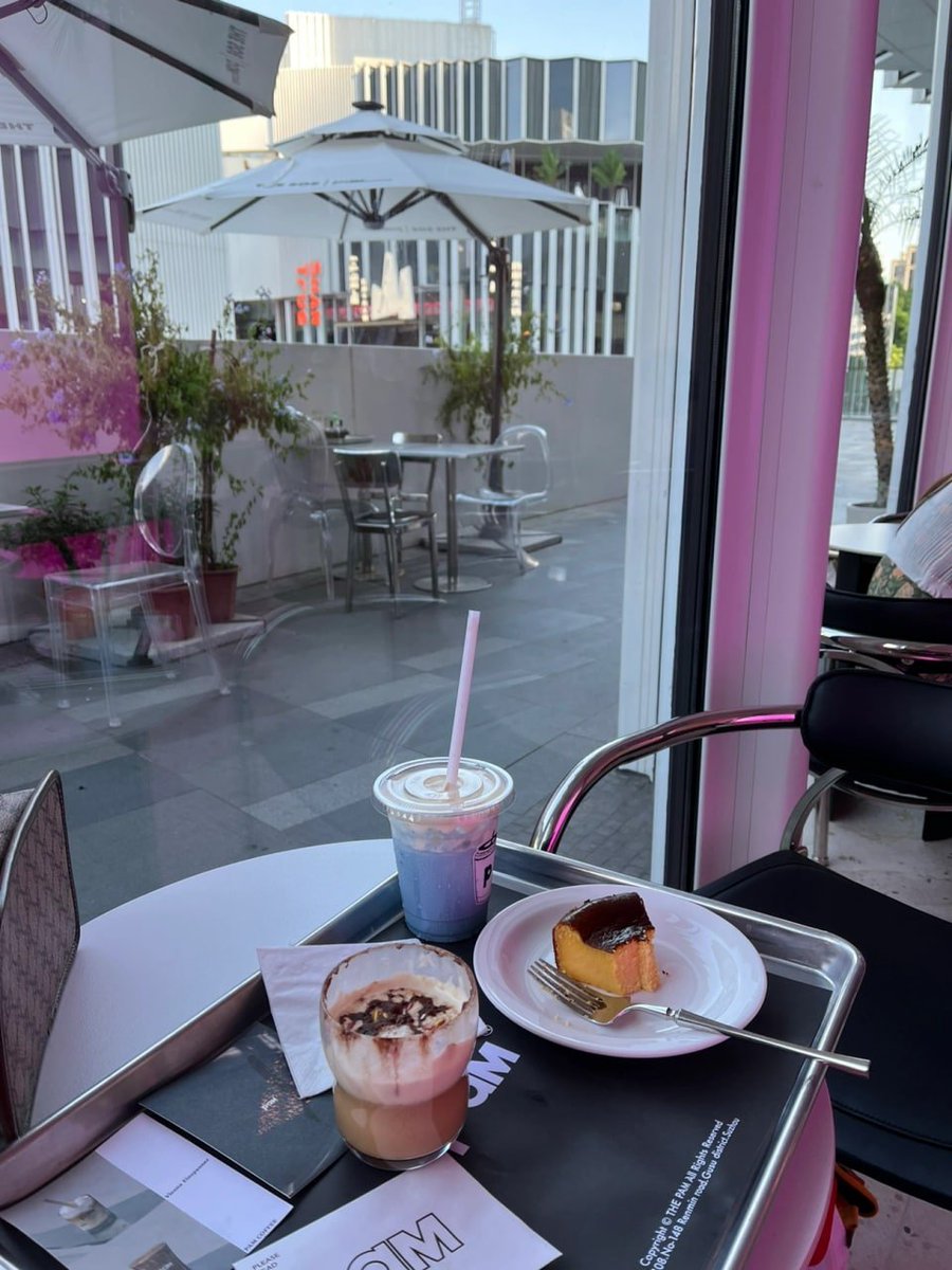 singh_aditya205's tweet photo. #afternoontea

I was taking a break at noon, so I ordered a cake at a coffee shop in the city center and took a rest. I wasn't too tired today, but I felt like I was suffocating inside, so I went out. https://t.co/kmTdis6PoC