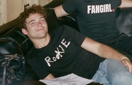 justsaythewordd's tweet photo. he looks so cute and soft here ☁️ https://t.co/s5xXhTq95Q