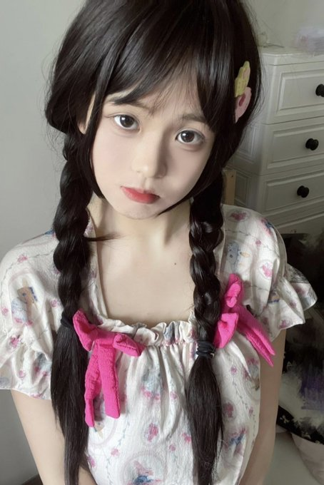 ykrejh's tweet photo. uu很清纯很萌没人反对吧 https://t.co/4EWsXdI70L