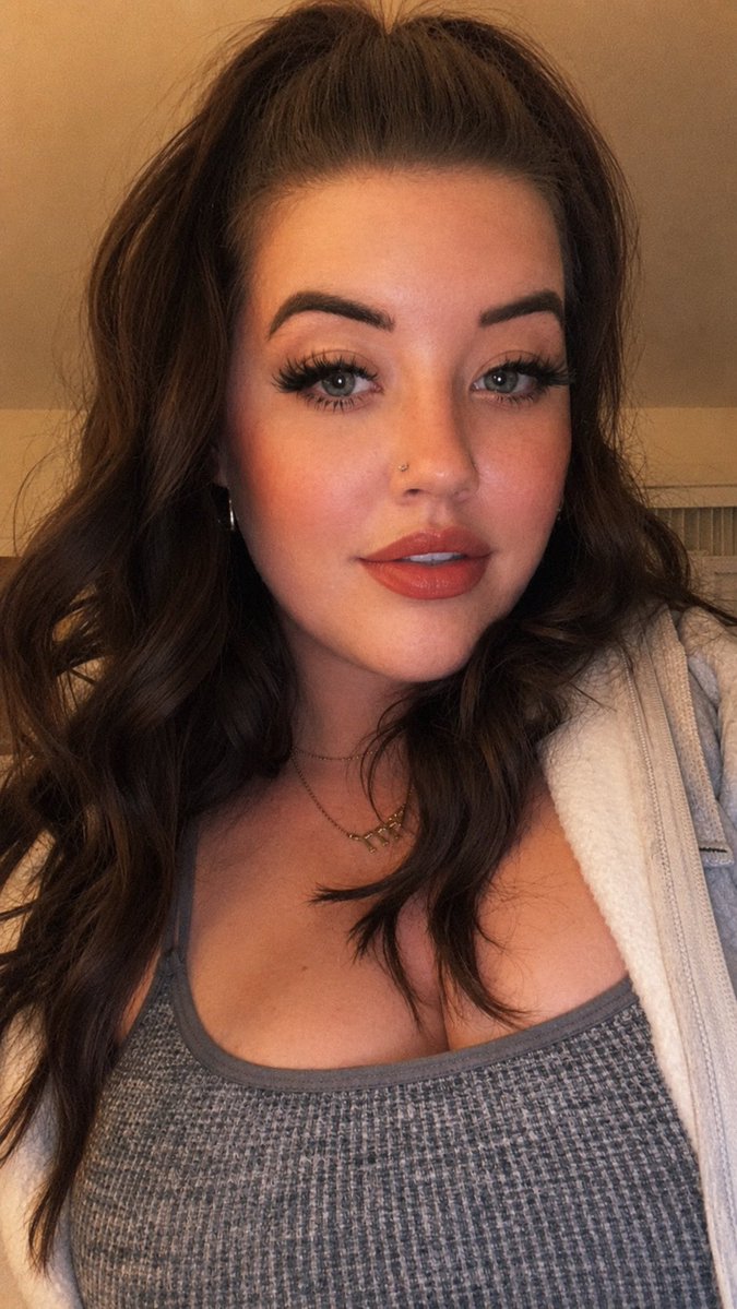 asslytitsdale's tweet photo. anyway back to being a baddie https://t.co/8skmYjajTe