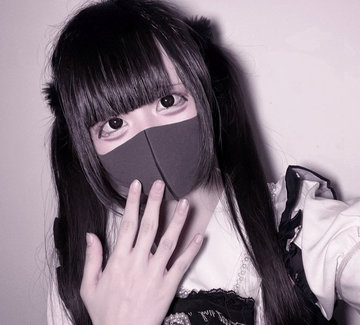 なな tweet media