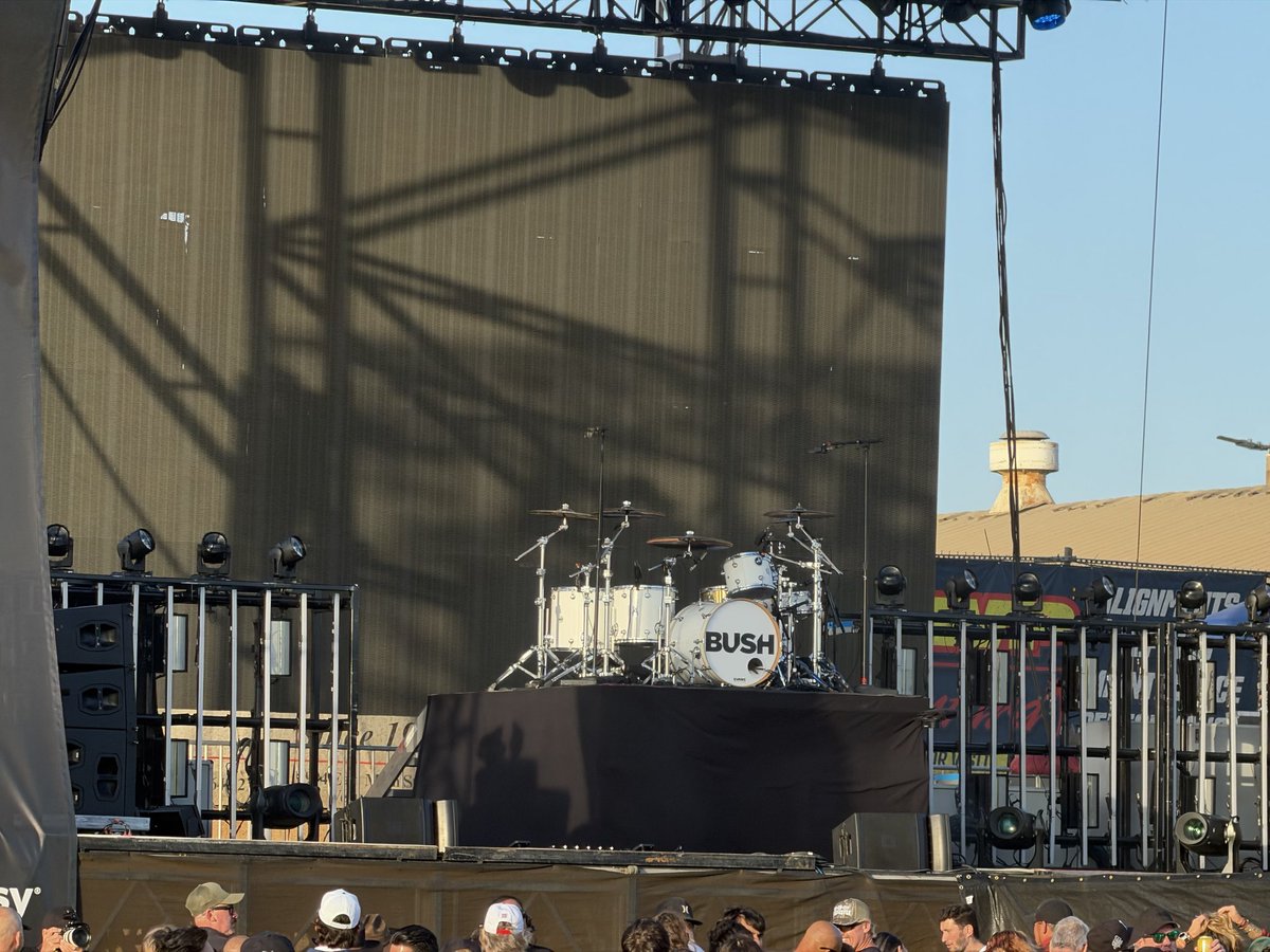 jay_palm's tweet photo. Excited to see the former president smash those cymbals. What a career pivot! https://t.co/Tq3LpDOmGx
