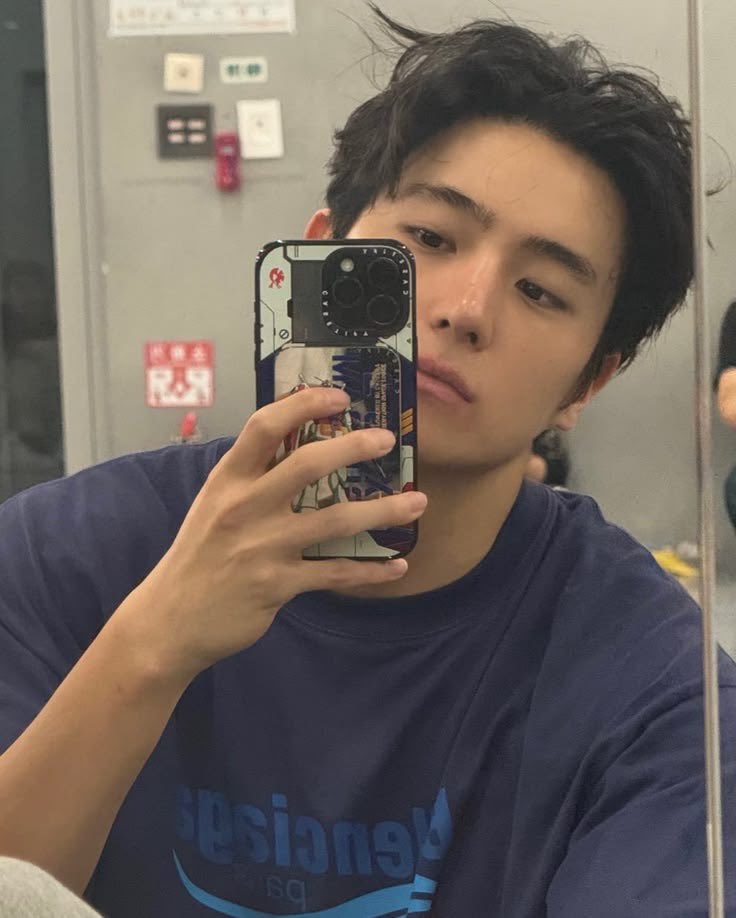 hyunjaesprite's tweet photo. girls will cry and girls will lie and girls will lose their goddamn minds for you https://t.co/8jnotUfyUe