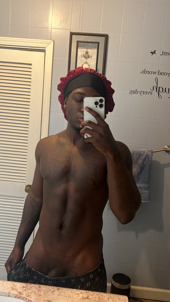jaymo004's tweet photo. who’s up?? 😅 https://t.co/em4J8WXzF5