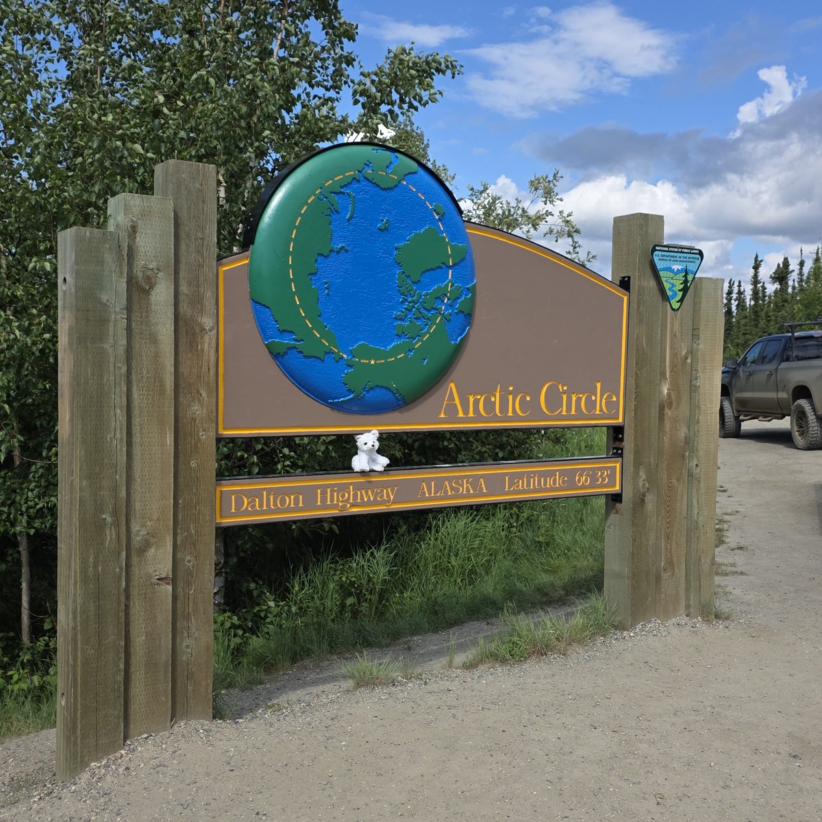 OffRoadCampBoys's tweet photo. @elonmusk Middle of nowhere - streaming videos on the iPad.
#Alaska
#overlanding
#ArcticCircle https://t.co/FcqQfiSw7E