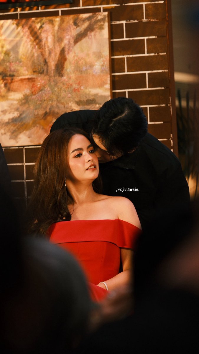 projectarkin's tweet photo. gaano ka close????? 😭 https://t.co/6RQlHNhFbd