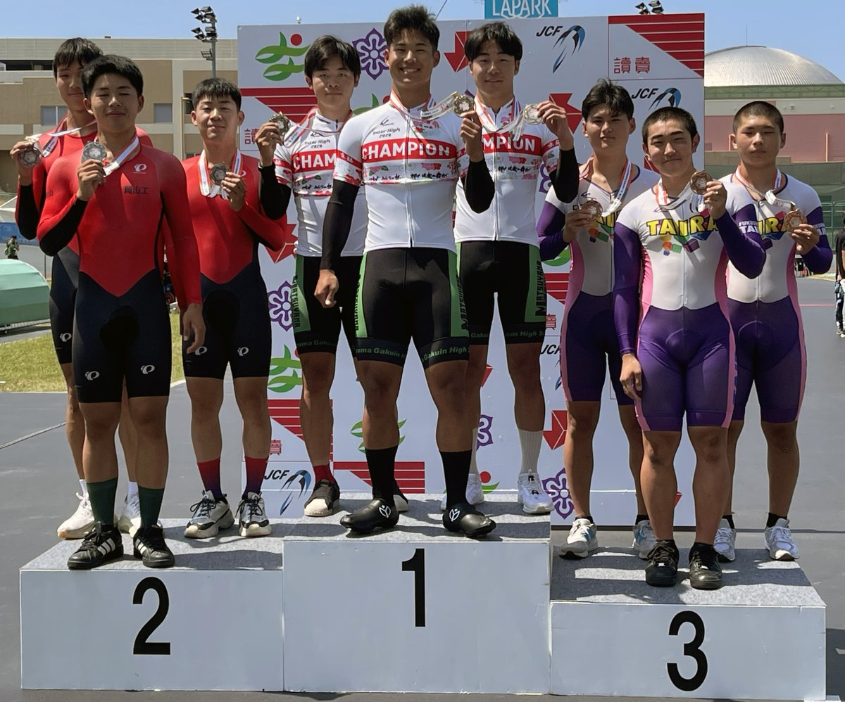 hs_cycling_jimu's tweet photo. 【R08インターハイ】チームスプリント メダルセレモニー
１位 松山学院　愛媛
２位 岡山工業　岡山
３位 平工業　　福島 https://t.co/6ihlv4j0kA