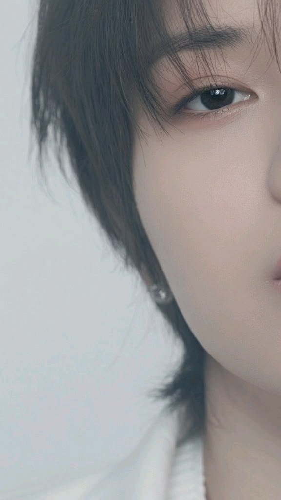 ohyulinul's tweet photo. ᅠ
"You said I was your Ophellia — but where were you when it mattered, only now coming forward with this longing? The person you yearn for has long since turned his back on our past, drifting far away until all that remains between us is eternal estrangement."ᅠ
ᅠ https://t.co/O7nvRPjRZB