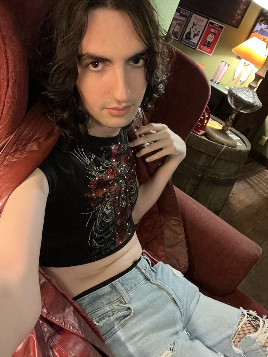 Sorenissima's tweet photo. Hrt and a good haircut is magic https://t.co/KO0amhcEEh