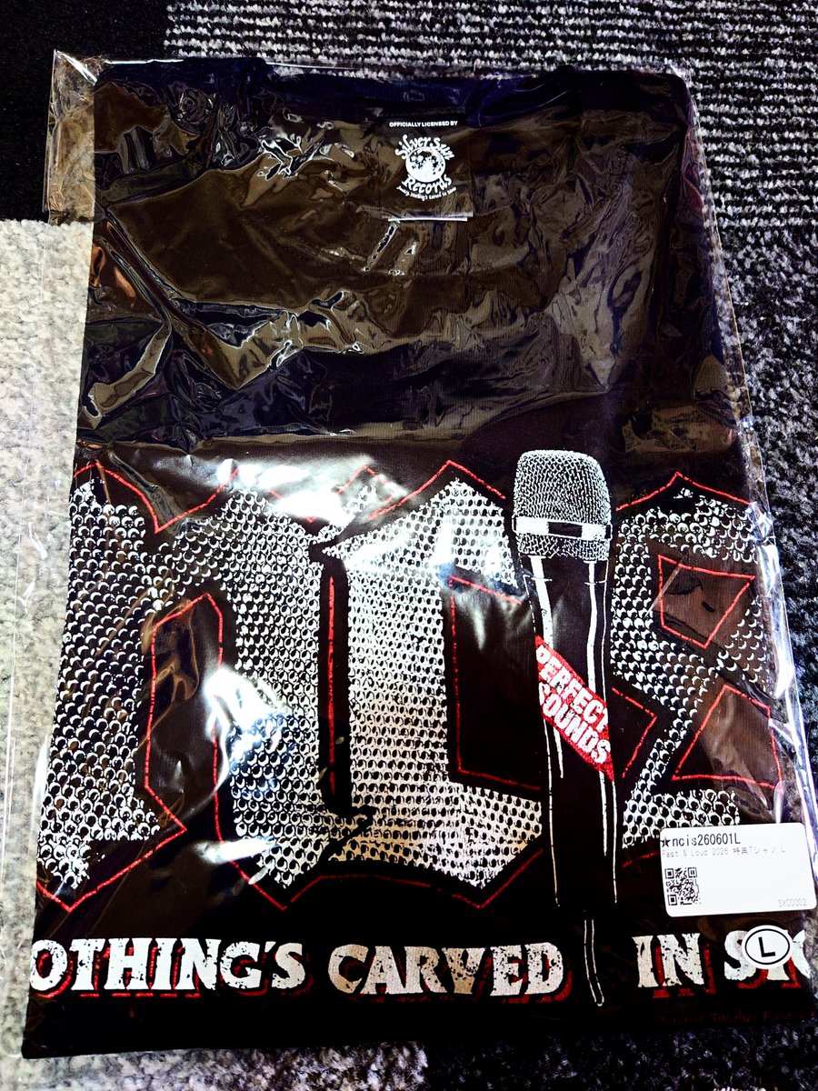 Kazu_low_'s tweet photo. 届いた!!
LIVEまだだけど、もう着てもいいかなぁ…(っ ॑꒳ ॑c)
#NothingsCarvedInStone
#NCIS
#PerfectSounds https://t.co/Hm4lDWRsei