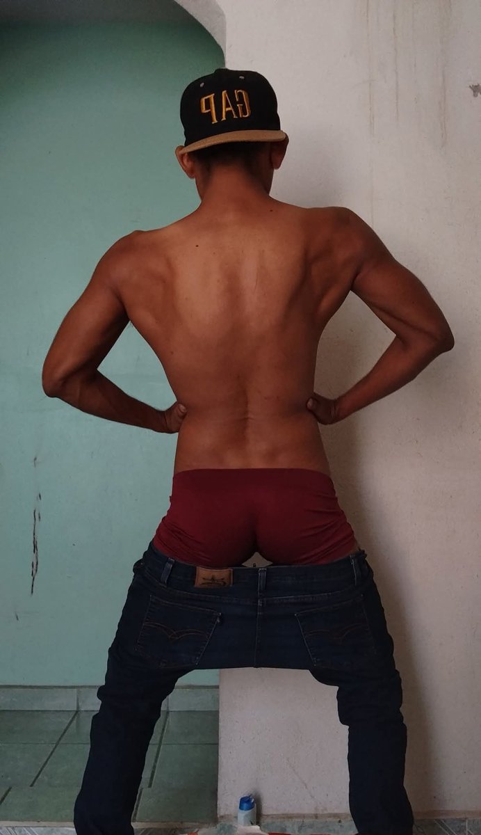 MachoNegro05's tweet photo. Una espalda delgado pero bien macizo 💪🏿🔥🥵 https://t.co/Z7iomQaHYZ