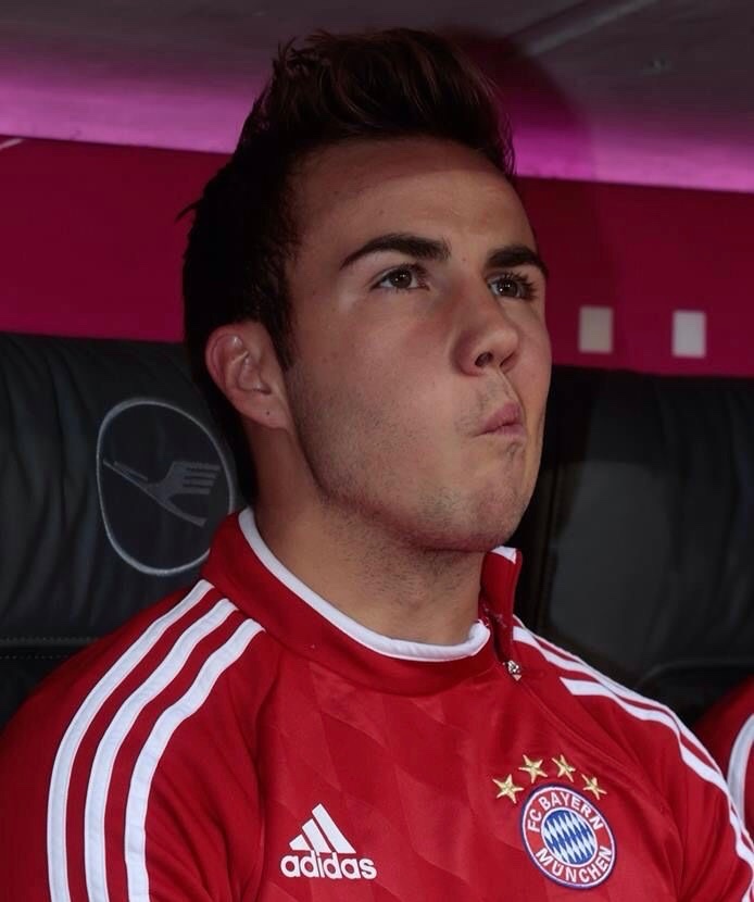 GoalVersee's tweet photo. 🚨🎙️ MARIO GOTZE: With the kind of PR he has, If Ronaldo lost 2 World Cup finals. He will be called the God of football. 

Why is Messi being slandered for it instead? https://t.co/PpUSN7FaHF