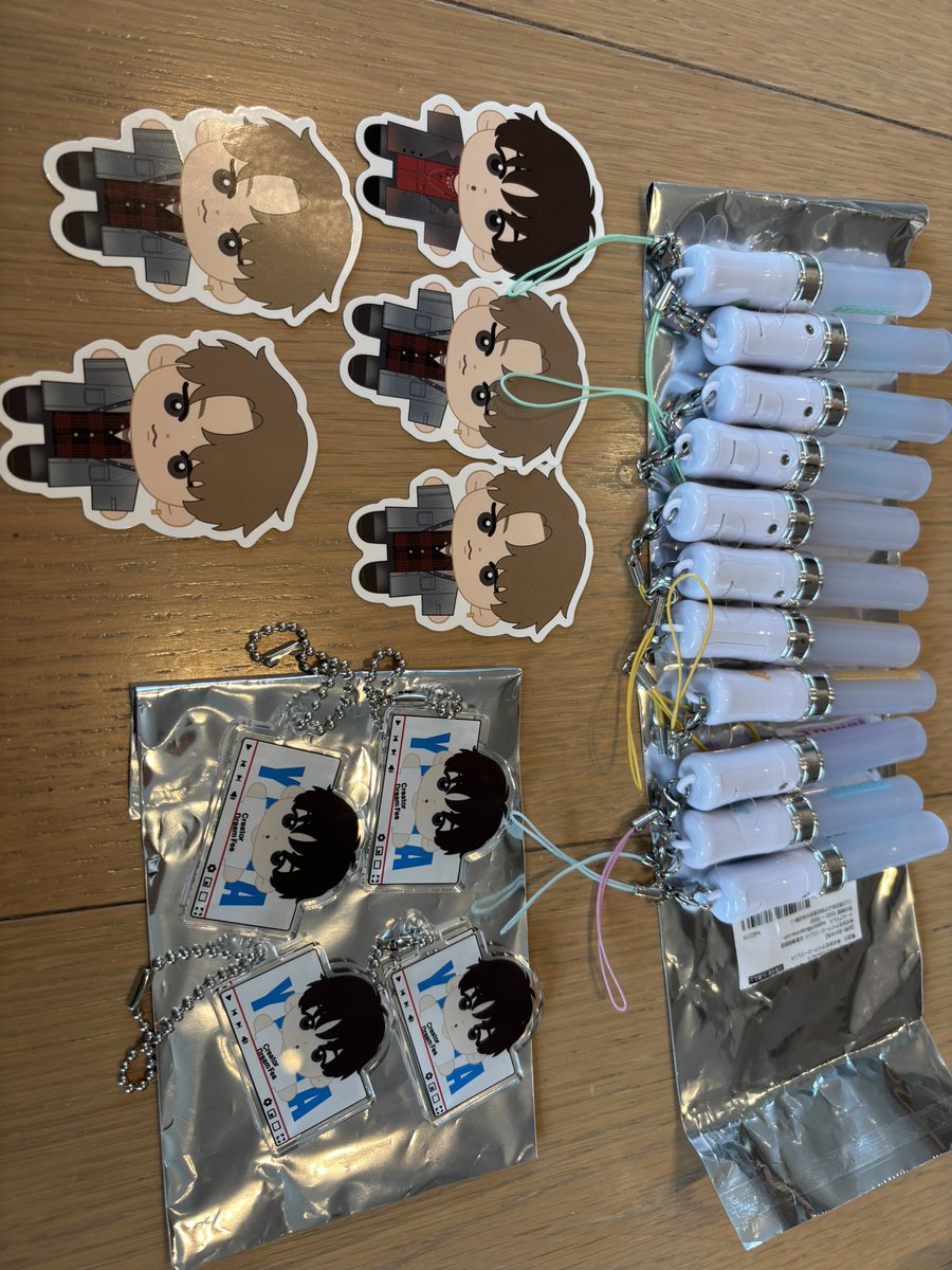 maki_com1001's tweet photo. 1枚目）求 🩷＞🩵
2枚目）譲

#CDF2026 #コムドット https://t.co/dP4c2SGJNC