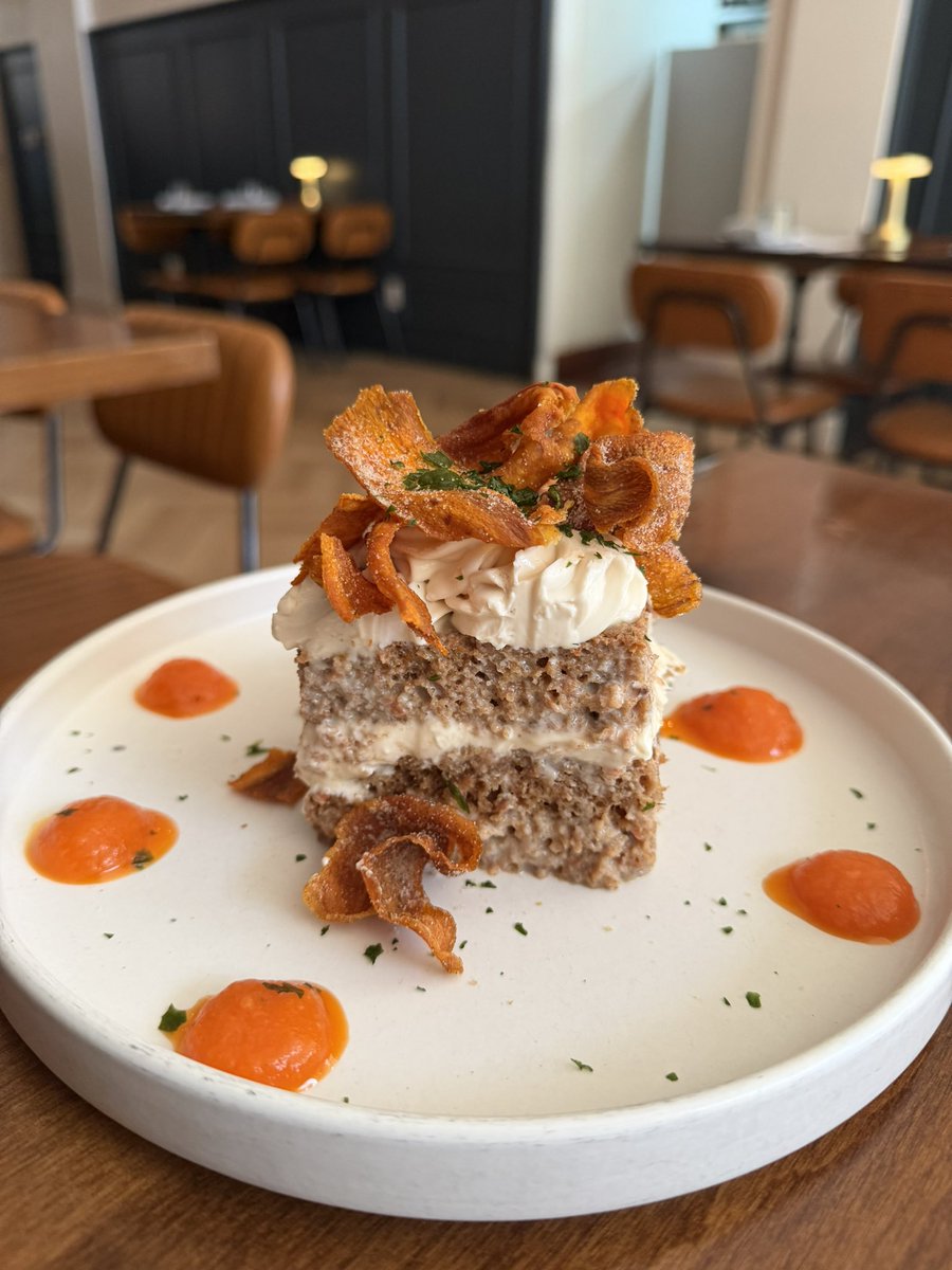 55mmbae's tweet photo. Tres leches CARROT cake 🤤🥕 https://t.co/Uige7OBLqB