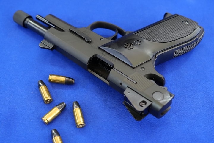 baradagi3's tweet photo. https://t.co/hdYb0CUjNL
マルシン製S&W Mk.22 Mod0 BHW。M39のセンターF化だけだったらスルーしたかもですけど、Mk.22を発売されたら買うしか無いです。ベトナム戦争で使用された特殊銃ですが、近年はGameや漫画の影響ですっかりメジャーになった感がありますw
#マルシン #mk22 #ハッシュパピー https://t.co/JUyALwueuW