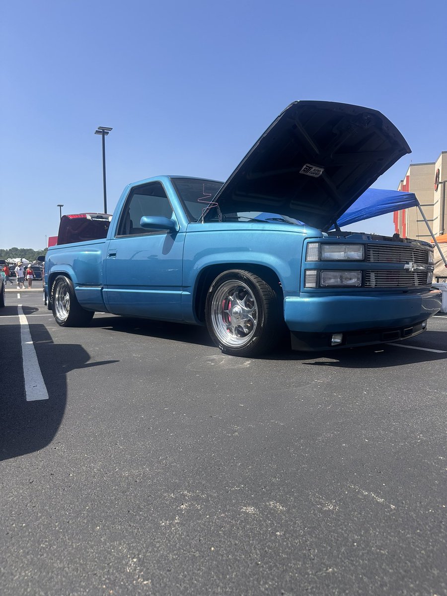 andieouthereonx's tweet photo. weekend car show and lake in 3 days was too much for me.  ive been so mentally drained all day https://t.co/2j3x0dHQQo
