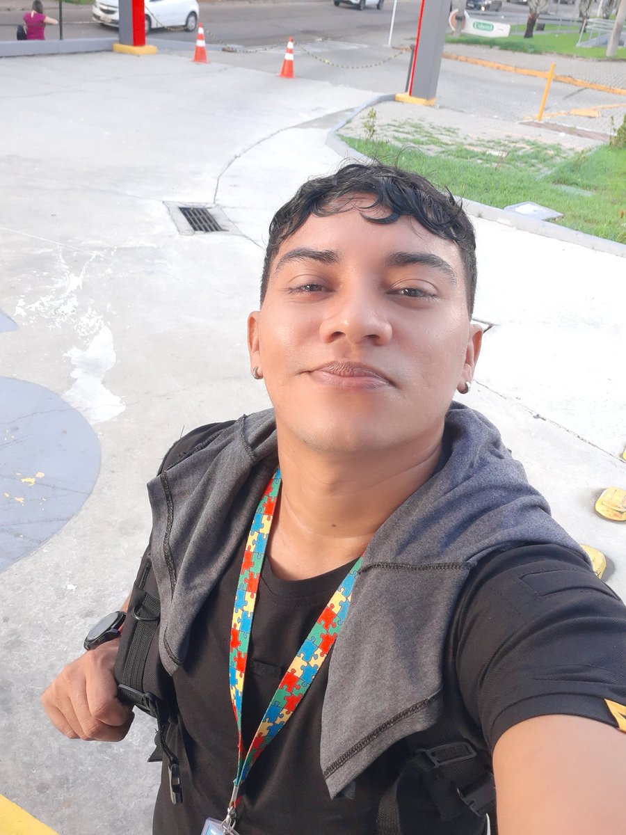 gutophetrus's tweet photo. Pra quem não me conhece, me chamo "Guto Phetrus" já sou adulto, sou do ceará, tenho como profissão a Área da Segurança e a Área de Restaurantes, sou Autista nível 1 de suporte, criado pelos avós até os 7 abandonado pelo pai e depois criado no vai e vem até os 11 anos. https://t.co/naZGiynO4H