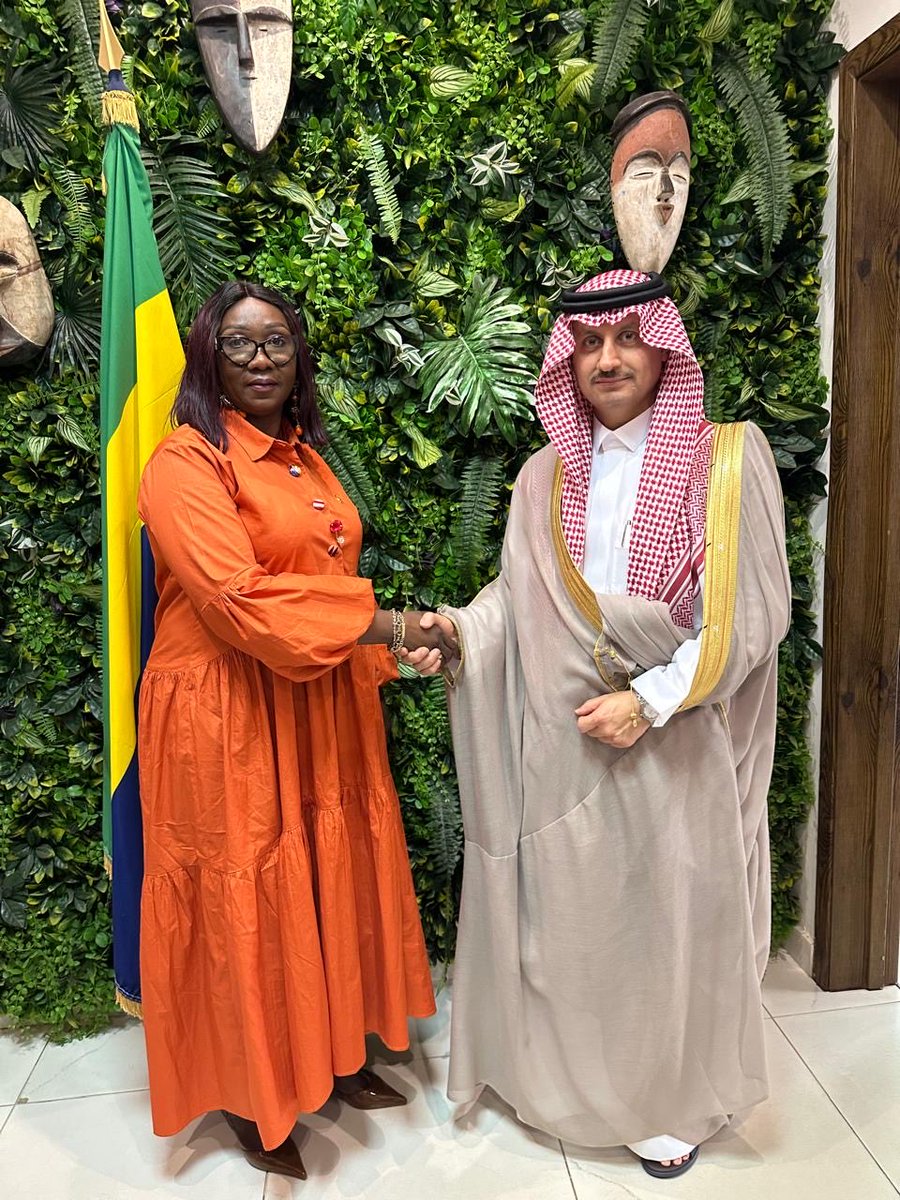 KSAembassyGA's tweet photo. استقبلت معالي السيدة/ مارسال ايبينجا وزير السياحة والحرف اليدوية في مكتبها، سعادة السفير/ فراج بن نادر. وخلال اللقاء تم بحث العلاقات  المتميزة بين المملكة العربية السعودية والجابون ومجالات التعاون الثنائي لاسيما في قطاع السياحة والمشاركة الجابونية في منتدى الأسبوع السعودي للحرف اليدوية في الرياض.