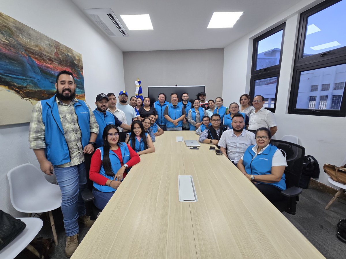 NuevasIdeas_DC's tweet photo. #ReunionSemanal

Somos el partido más grande de la historia de El Salvador y continuamos coordinando esfuerzos y contribuyendo con la visión de nuestro Presidente @nayibbukele  🇸🇻 https://t.co/doaCbB2aBR