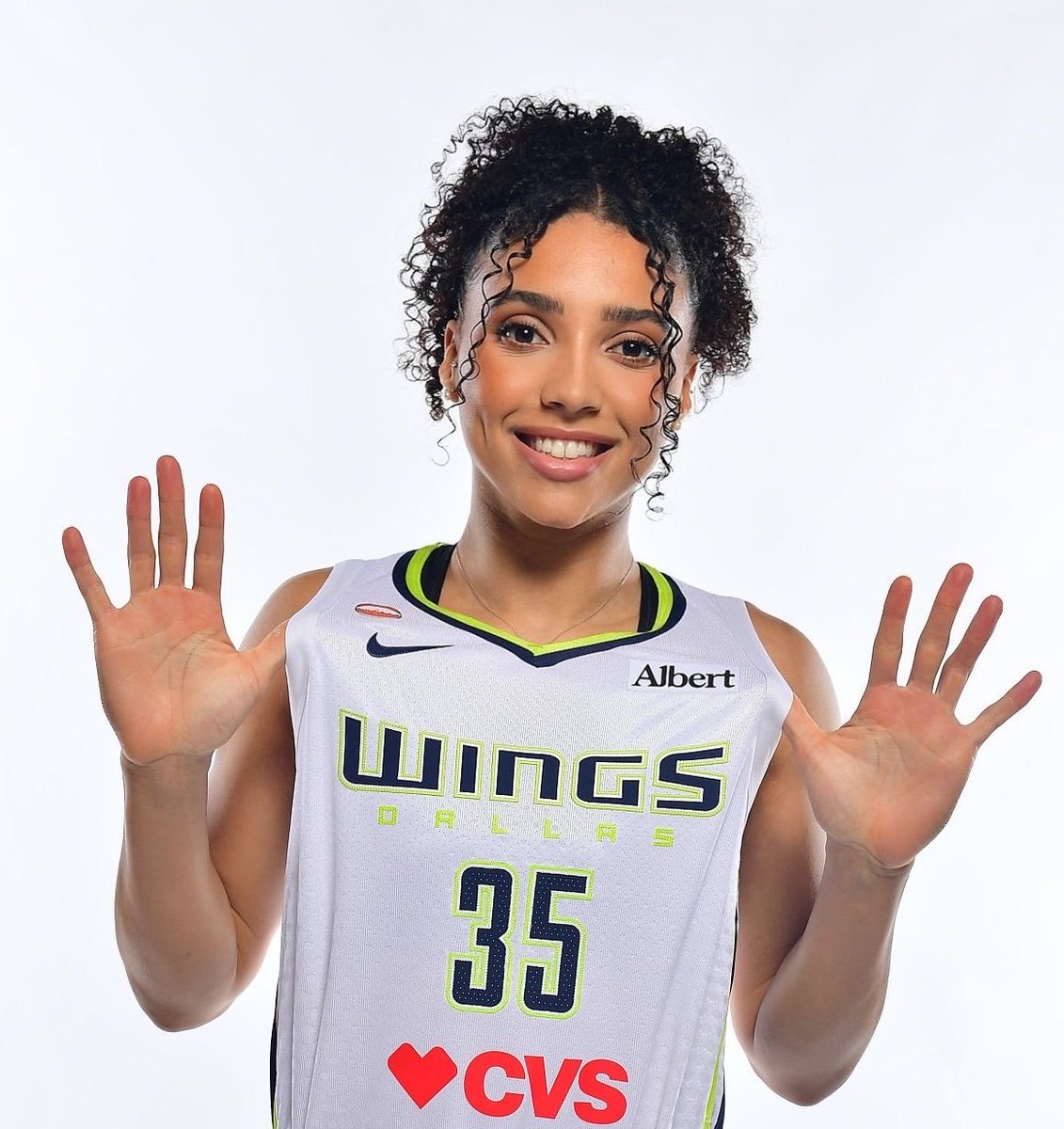 trendyhoopstars's tweet photo. Azzi Fudd vs Atlanta:

20 PTS | 3 RBS | 2 AST | 2 STL | 9-13 FG | 2-2 3P

✨ https://t.co/DNhiCSW9ao