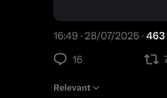 VisibleMortal's tweet photo. Yo whoever’s having a talk in my comments I deadass cannot see what you’re typing 😭 https://t.co/bR96mwkxCd