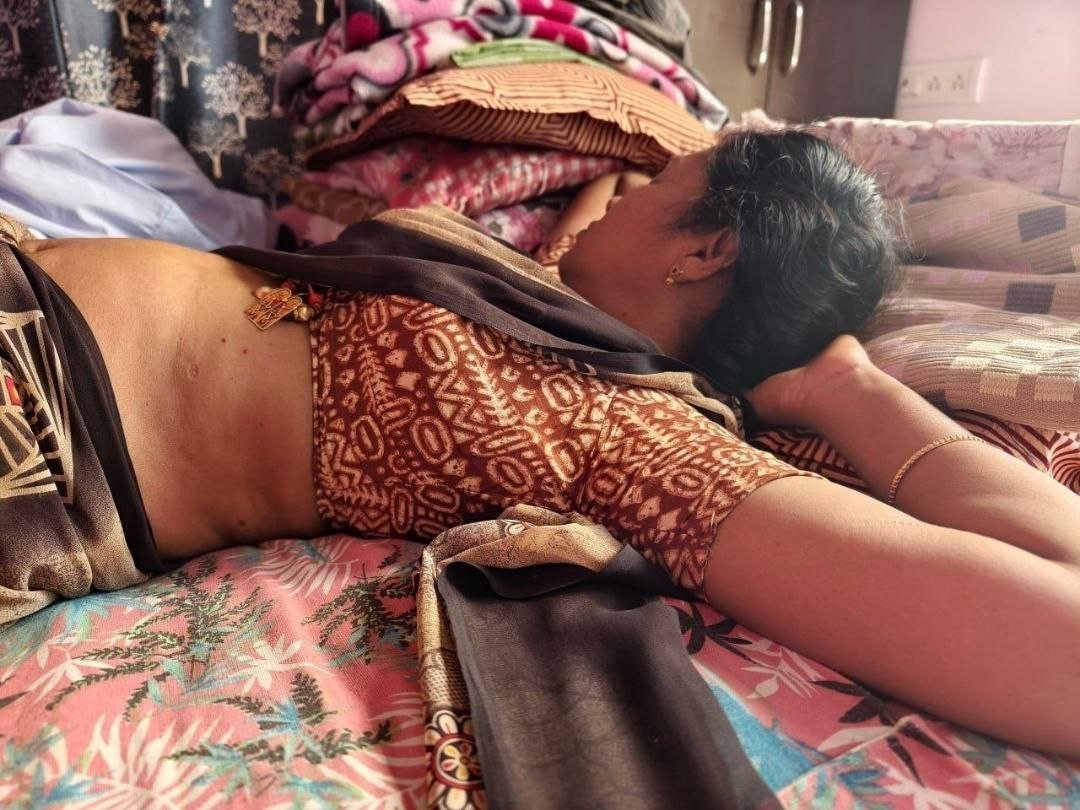 Candidzpy's tweet photo. Epd irruka 🍑 followers oda amma 🥵🤤 https://t.co/jcYSysquWL