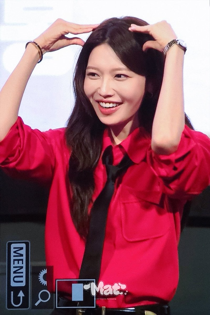 mat_csy's tweet photo. 260727 오케이마담2 최초시사회 무대인사

#수영 #최수영 https://t.co/oeDrjNovkP