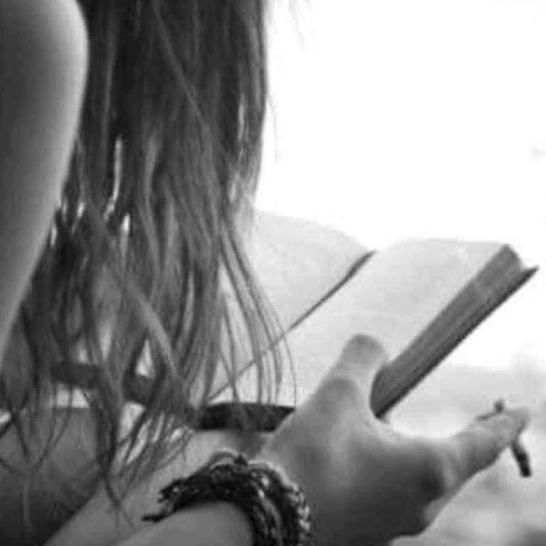 Atardecer_90's tweet photo. "Un día voy a escribir 
todo lo que siento. 
Y vas a leerlo 
y a preguntarte 
si se trata de ti. 
Y probablemente sí. 
Y posiblemente ya no."

          ~Mario Benedetti https://t.co/ElhJTGfJWi