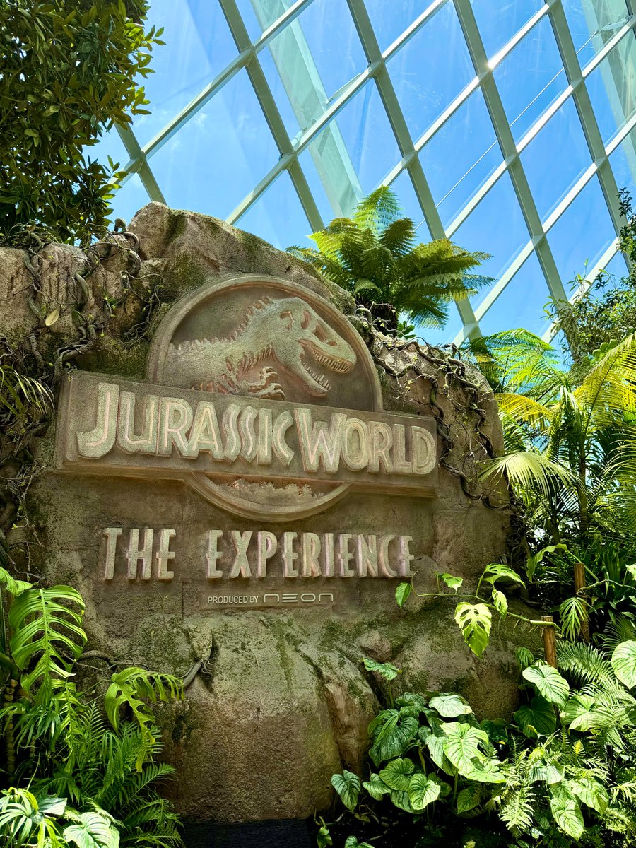 EmaandCdsfkoco's tweet photo. 🦕 Step into Jurassic World: The Experience and witness life-size dinosaurs hidden among lush jungle foliage!🌿☀️ https://t.co/j8clZUWIza