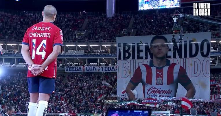 TlacaelelRey's tweet photo. Le hicieron una bienvenida de héroe, le pagaron sueldos y patrocinios millonarios, jugaba cuando quería, no entrenaba porque le importaba más su equipo pitero de internet, viajaba aparte del equipo, lo trataron como Dios sin aportar nada a cambio en el terreno de juego y el muy hijo de puta dice que el Guadalajara le quito el gusto por el fútbol. Tantita madre... 😂😂😂