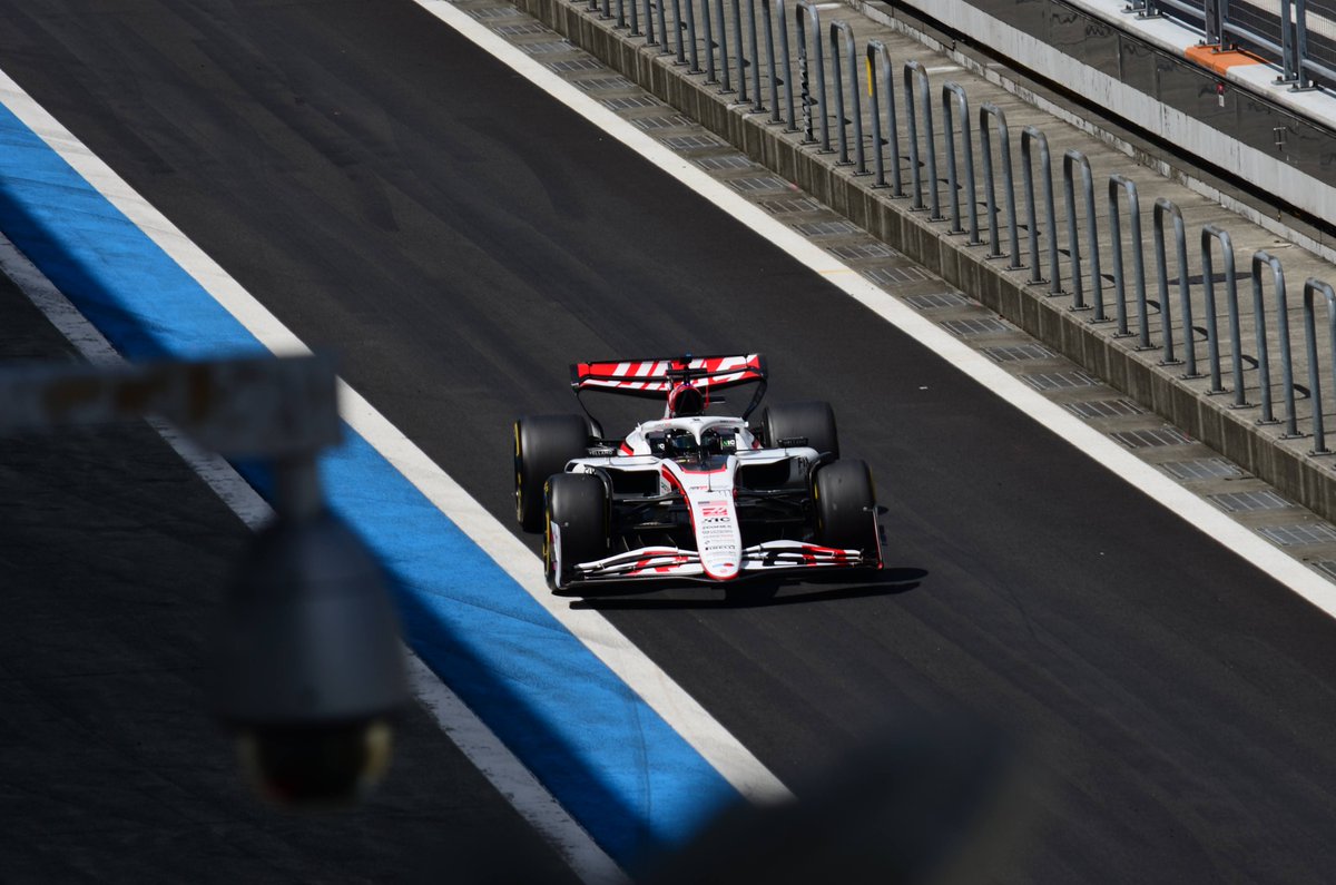 entice0728's tweet photo. 改めて、昨日は
TGR Haas F1 Team
『Testing of Previous Cars』
見てきたんですが
こんな間近で、こんなゆったりフリーな感じで、F1を体感できるなんて、素敵過ぎるイベントでした

F1の規格外のポテンシャルも肌で感じで、貴重な時間を過ごさせて頂きました

久々の一眼鈍ってて萎え

#HaasF1 #F1 https://t.co/RihpkomjmH