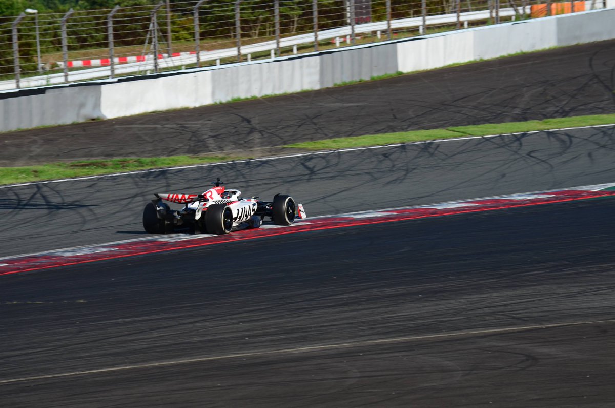 entice0728's tweet photo. 改めて、昨日は
TGR Haas F1 Team
『Testing of Previous Cars』
見てきたんですが
こんな間近で、こんなゆったりフリーな感じで、F1を体感できるなんて、素敵過ぎるイベントでした

F1の規格外のポテンシャルも肌で感じで、貴重な時間を過ごさせて頂きました

久々の一眼鈍ってて萎え

#HaasF1 #F1 https://t.co/RihpkomjmH