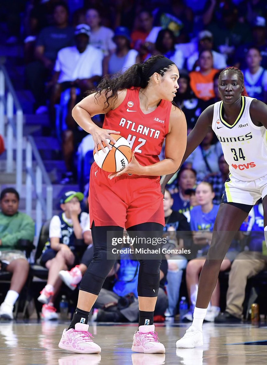 umdwbbfan's tweet photo. Brionna Jones tonight:
11 pts
5/10 fgm
7 rebs
3 blks
+12
21 mins
Atlanta gets the comeback win, 82-81!
#proterps🐢 x #dreamfc🅰️ https://t.co/8Ok9Ut9OtX
