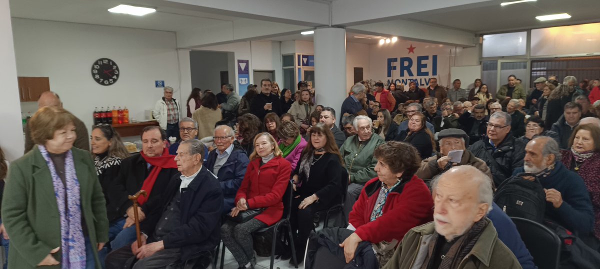 pdc_region_met's tweet photo. Hoy renovamos nuestro compromiso por los valores d dignidad, equidad y progreso para todas y todos.

Habrá PDC para hoy y mañana defendiendo los avances democráticos q han mejorado la vida d las mayorías 

La DC
#MesaCentral 
#enacional https://t.co/CGOWEHpXc8