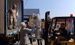 Granma_Digital's tweet photo. 🤝⚕️ǀ Desde #Italia 🇮🇹 ha sido enviado un contenedor con una carga de material sanitario y equipos médicos de vital importancia destinados al pueblo cubano.
🔗https://t.co/n2S6z4qyz8
#CubaNoEstáSola💛 https://t.co/WUxqA96GUT