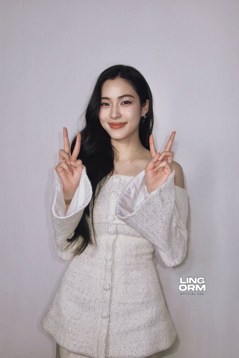 LingOrm_BH's tweet photo. Good morning วันพฤหัสแสนสดใส 🧡✨️
ใครทำงานสู้ๆนะค้าบบ ✌🏼🐶✌🏼 

LING PRESENTER DIROVO
#LinglingXDirovoLive
#หลิงหลิงคอง
#LinglingKwong https://t.co/eRkp5yp47X