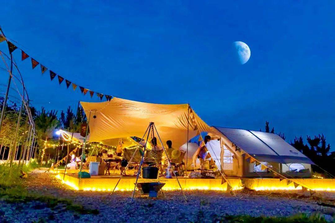 MarhtaCockqlix's tweet photo. Camped under a sky full of stars, ate s’mores till my cheeks hurt, and left with dirt in my shoes and a heart full of peace. Perfect weekend reset ， https://t.co/qw1hovzeO8