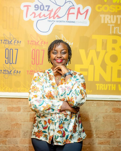 Truthfmkenya's tweet photo. God wants us to maintain the glow, have a song in our heart, 𝒈𝒊𝒗𝒆 𝒕𝒉𝒂𝒏𝒌𝒔 even when things are hard. 
Join @terryseih on #DawnBreak #TheBreakfastVoiceOfTheCity #TurnBackThursday
CALL 0727907907. Stream Live on https://t.co/pfJy6GyBPJ https://t.co/5W8G71qZc4