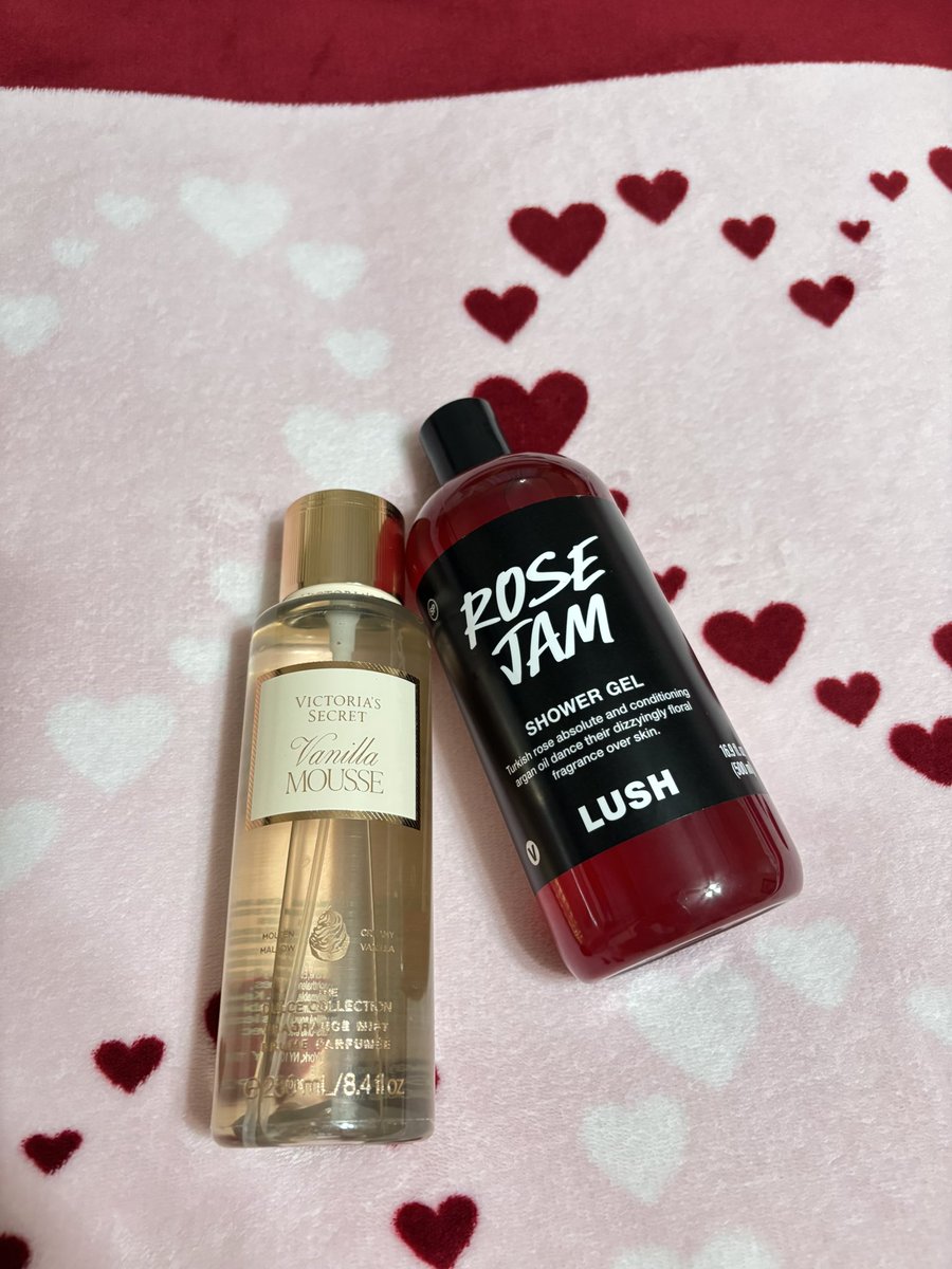 lilbambigf's tweet photo. i ♡ being a girl https://t.co/LwiHx65qnO