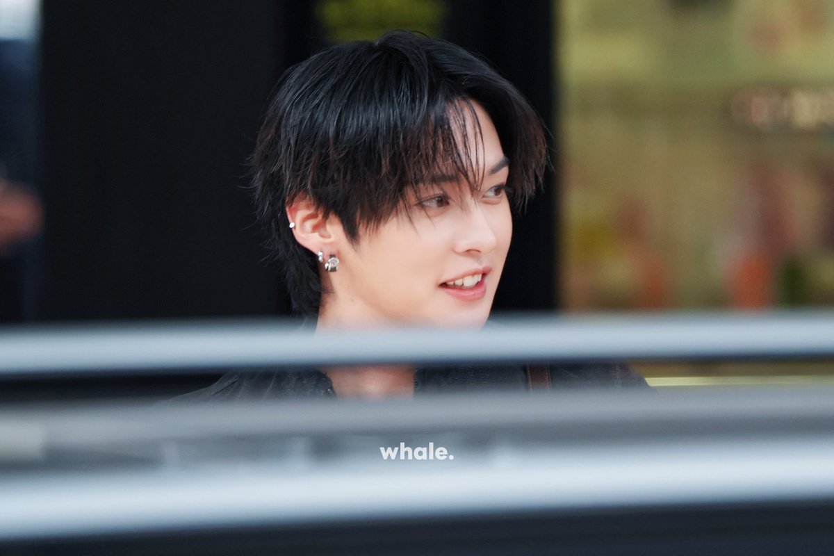 Bluerose_whale's tweet photo. #StrayKids #스트레이키즈
#리노 #LeeKnow
#LEEKNOWxGUCCI https://t.co/EYZ9FwdFR6