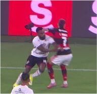 Oledobrasil's tweet photo. E o pior pro torcedor do Flamengo é que agora não vai dar pra fazer a campanha no “grito não”, já que em 2026 os jogadores do Flamengo acertaram duas cotoveladas contra esse mesmo Vitória e ninguém foi expulso kkkk

(Como eu tô sendo xingado pelos palmeirenses, vou fazer um post pra ser xingado pelos flamenguistas também 😂😂😂)