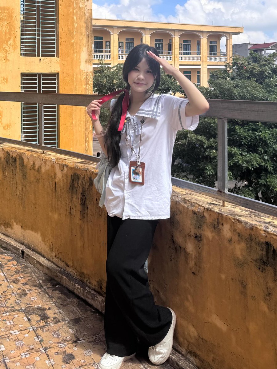 justxiuling's tweet photo. không yêu em thì yêu ai? https://t.co/vxYdoHEgfD