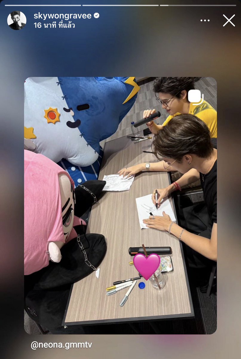 mixch_carbonara's tweet photo. แล้วสกายเลือกแชร์โพสลูกทั้งสองคนเลย เลือกรูปที่มีครบทุกคนด้วย🥺 บ้านเรามีสี่คน ปะป๊าสกาย พ่อพ่อนิ พี่นีออนน่า น้องสไมล์ 🐶🐱🌸☁️ https://t.co/jVdUyEZIoT