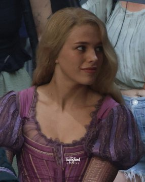 yardbirdsuite's tweet photo. first look-nya Teagan Croft sebagai Rapunzel untuk film live-action "Tangled".

Masih belum ada jadwal tayangnya. https://t.co/63jxP67zef