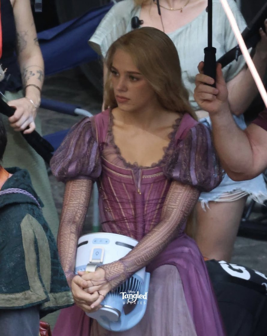 yardbirdsuite's tweet photo. first look-nya Teagan Croft sebagai Rapunzel untuk film live-action "Tangled".

Masih belum ada jadwal tayangnya. https://t.co/63jxP67zef