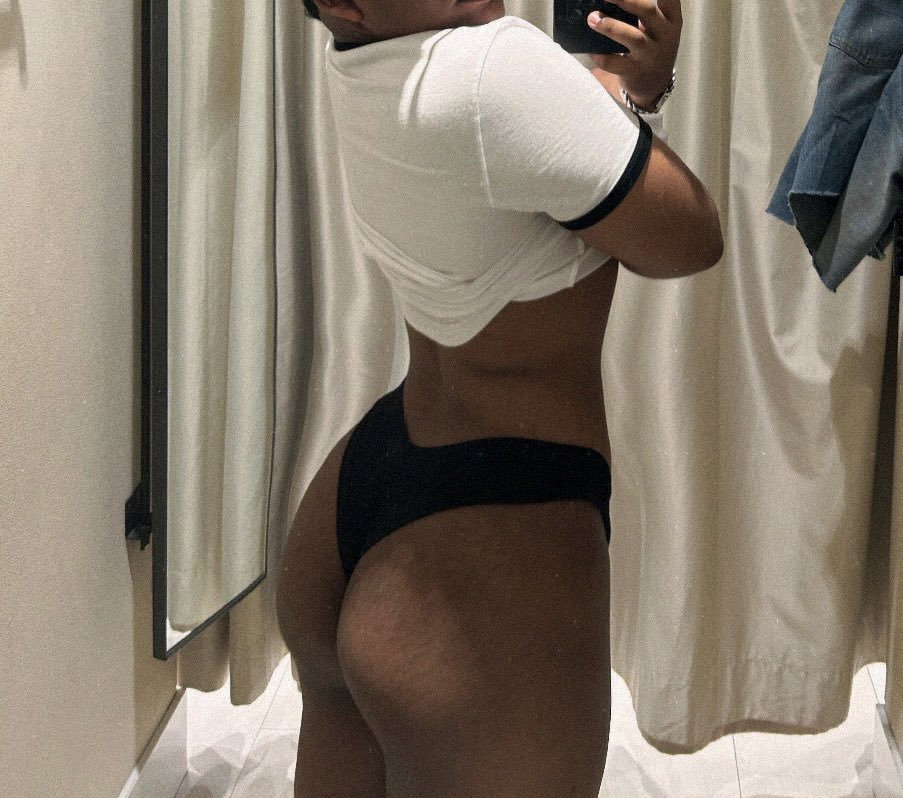 BoyBabyyx's tweet photo. Me gusta ir de compras así 🧑🏽‍❤️‍💋‍🧑🏻 https://t.co/wKhVSaCrEc