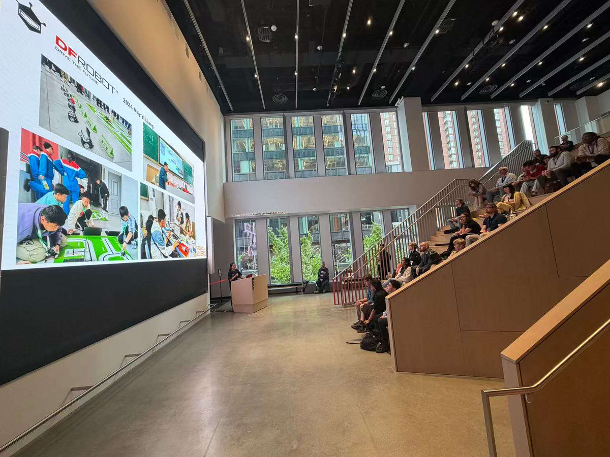 dfrobotcn's tweet photo. #FAB26 Conference Day 3 with @FabFndn: Rebecca Jiang showed how @UNIHIKER  K10 supports AI-assisted making. Later, the team shared rural STEAM education work at the MIT Museum.

We spotted K10 in a Fab City Challenge project and talked shop with Neil Gershenfeld.

#MakerEducation https://t.co/OweWogV6Uv